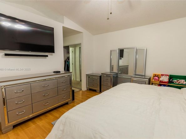 Undisclosed Address #A11899080, Weston FL 33331