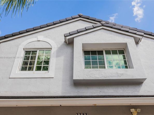 Undisclosed Address #A11899080, Weston FL 33331