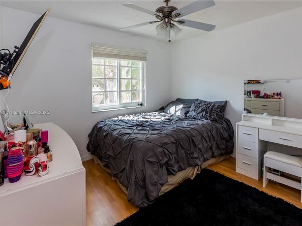 Undisclosed Address #A11899080, Weston FL 33331