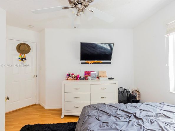 Undisclosed Address #A11899080, Weston FL 33331