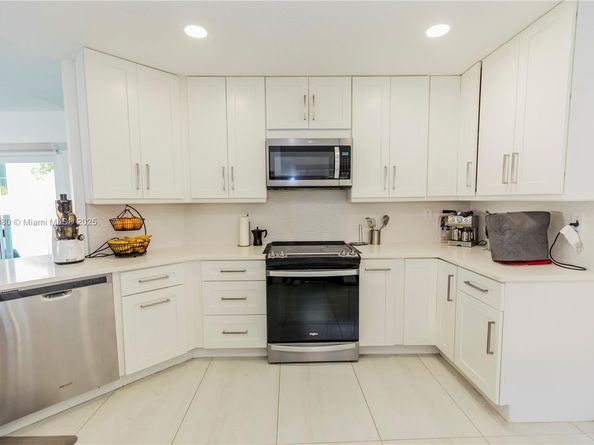 Undisclosed Address #A11899080, Weston FL 33331