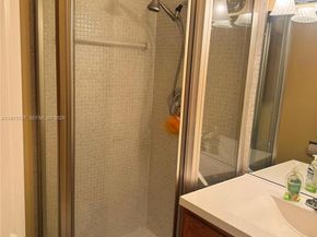 5121 W Oakland Park Blvd 204, Lauderdale Lakes FL 33313