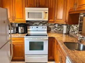 5121 W Oakland Park Blvd 204, Lauderdale Lakes FL 33313