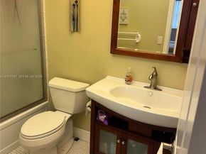 5121 W Oakland Park Blvd 204, Lauderdale Lakes FL 33313