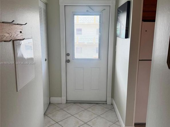 5121 W Oakland Park Blvd 204, Lauderdale Lakes FL 33313