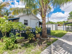 943 W 64th Pl, Hialeah FL 33012