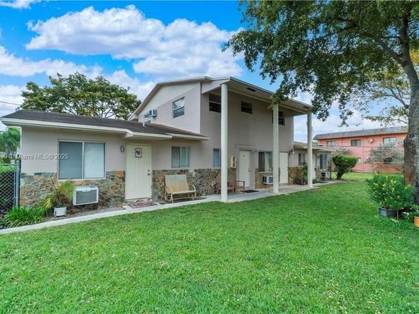 7391 NW 37th St, Hollywood FL 33024