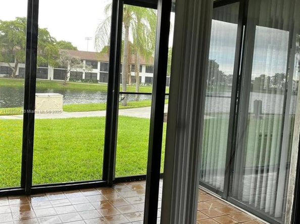 203 Lake Pointe Dr 108, Oakland Park FL 33309