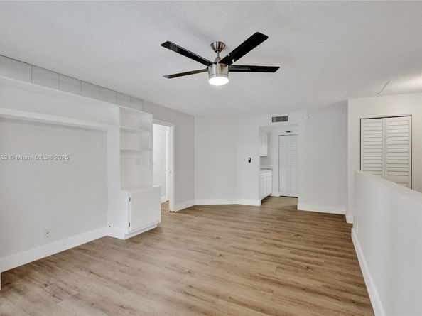 303 Gardens Dr 203, Pompano Beach FL 33069