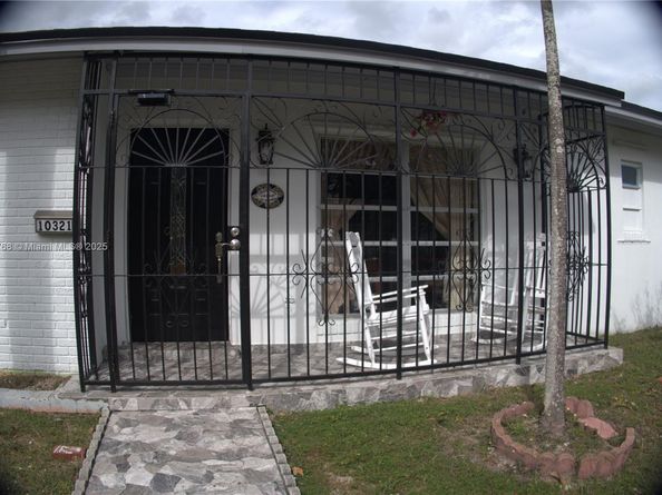 10321 Fairway Heights Blvd, Miami FL 33157