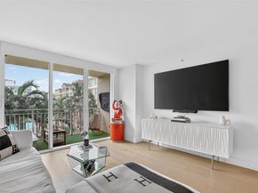 99 SE Mizner Blvd 824, Boca Raton FL 33432