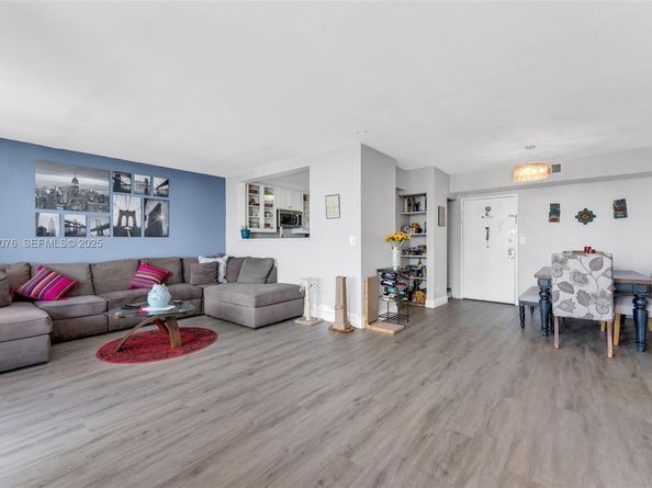 2025 NE 164th St 808, North Miami Beach FL 33162