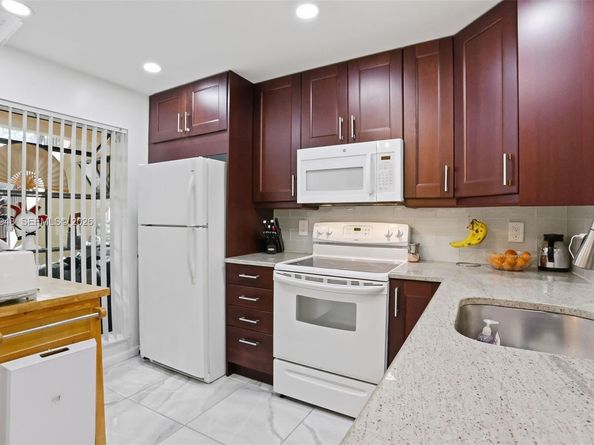 2225 SW 15th St 223, Deerfield Beach FL 33442