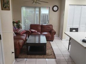 10877 NW 8th St 10877, Pembroke Pines FL 33026
