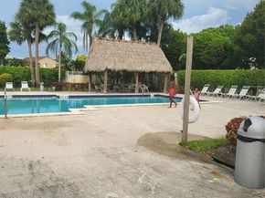 10877 NW 8th St 10877, Pembroke Pines FL 33026