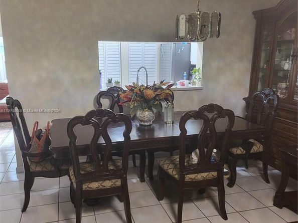 10877 NW 8th St 10877, Pembroke Pines FL 33026