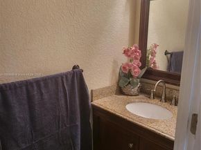 10877 NW 8th St 10877, Pembroke Pines FL 33026