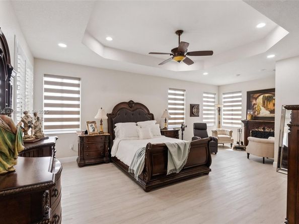 5413 SW 186th Way, Miramar FL 33029