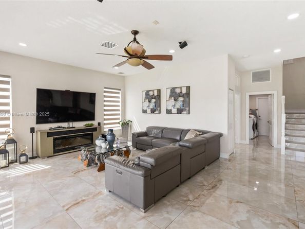 5413 SW 186th Way, Miramar FL 33029