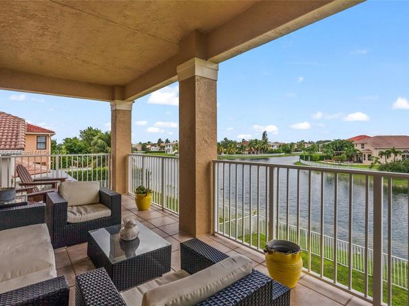 5413 SW 186th Way, Miramar FL 33029