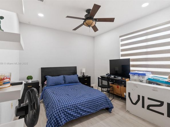 5413 SW 186th Way, Miramar FL 33029