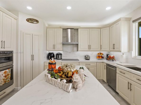 5413 SW 186th Way, Miramar FL 33029