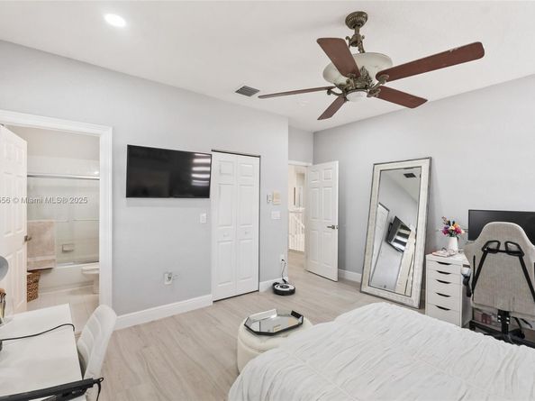 5413 SW 186th Way, Miramar FL 33029