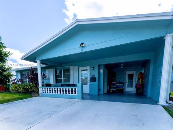 4518 NW 45th Ct, Tamarac FL 33319