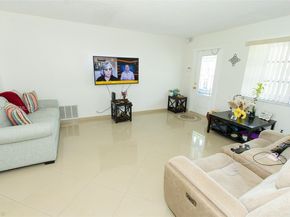 4518 NW 45th Ct, Tamarac FL 33319