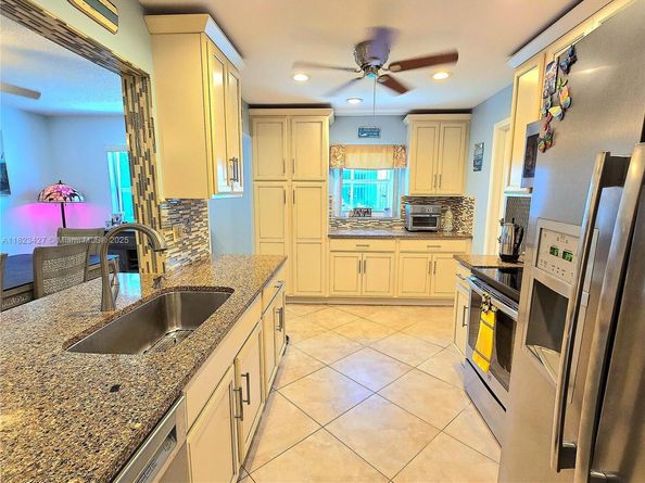 1711 SW 22nd St, Boynton Beach FL 33426
