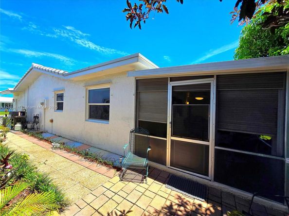 1711 SW 22nd St, Boynton Beach FL 33426
