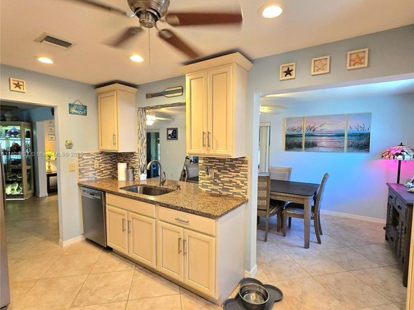 1711 SW 22nd St, Boynton Beach FL 33426