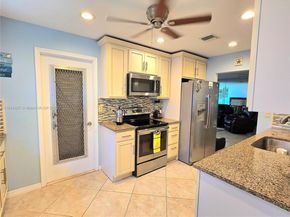 1711 SW 22nd St, Boynton Beach FL 33426