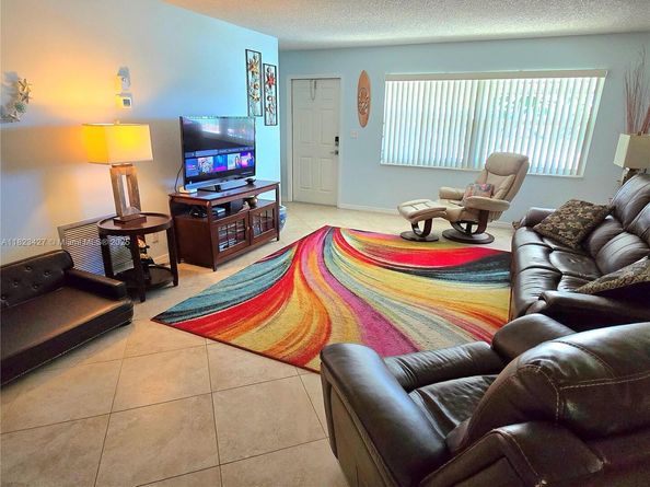 1711 SW 22nd St, Boynton Beach FL 33426