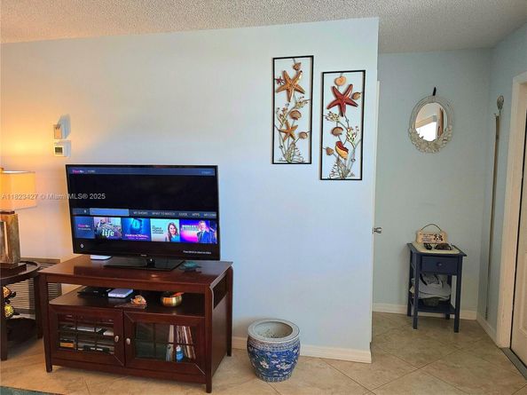1711 SW 22nd St, Boynton Beach FL 33426