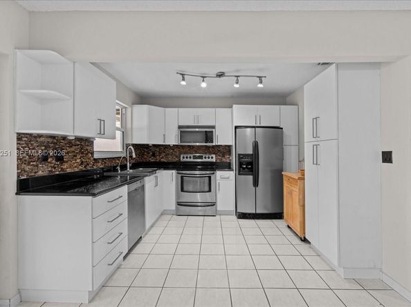 13226 NW 5th Ter, Miami FL 33182