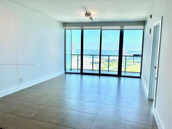 888 Biscayne Blvd 1811, Miami FL 33132