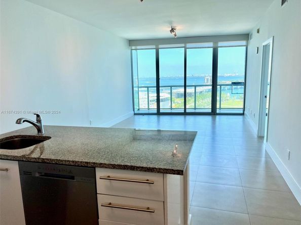 888 Biscayne Blvd 1811, Miami FL 33132