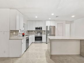 10823 NW 7th St, Coral Springs FL 33071