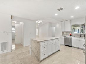 10823 NW 7th St, Coral Springs FL 33071