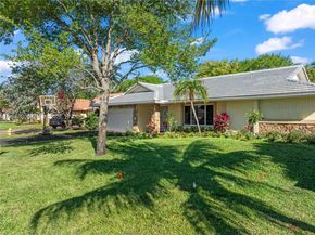 10823 NW 7th St, Coral Springs FL 33071