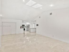 10823 NW 7th St, Coral Springs FL 33071