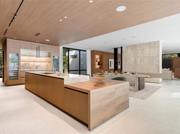 3210 Coacoochee St, Miami FL 33133