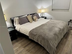 185 SE 14th Ter 1812, Miami FL 33131