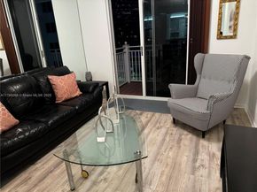 185 SE 14th Ter 1812, Miami FL 33131