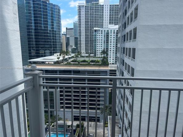 185 SE 14th Ter 1812, Miami FL 33131