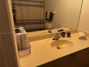 185 SE 14th Ter 1812, Miami FL 33131