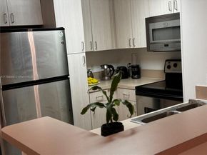 185 SE 14th Ter 1812, Miami FL 33131