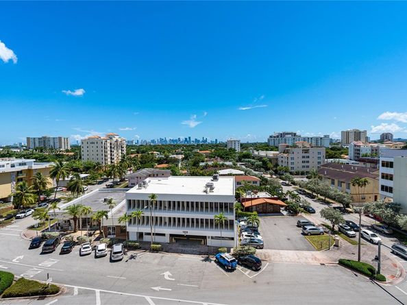 1300 Ponce De Leon Blvd 705, Coral Gables FL 33134