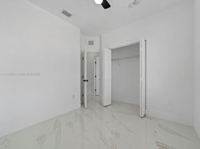1070 NE 42nd Ave, Homestead FL 33033
